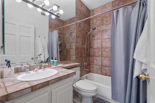 $2,600 | 3208 Cole Avenue, Unit 1111, Dallas, TX 75204