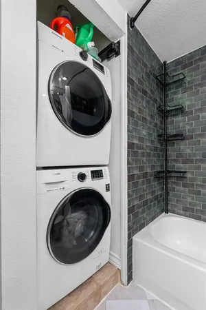 $2,600 | 3208 Cole Avenue, Unit 1111, Dallas, TX 75204