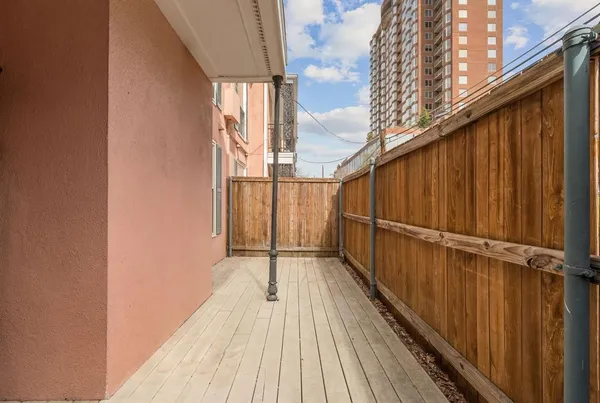 $2,600 | 3208 Cole Avenue, Unit 1111, Dallas, TX 75204