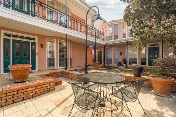 $2,600 | 3208 Cole Avenue, Unit 1111, Dallas, TX 75204