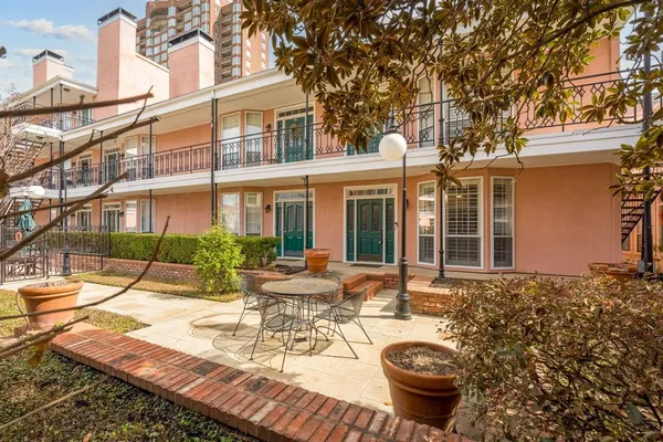 $2,600 | 3208 Cole Avenue, Unit 1111, Dallas, TX 75204