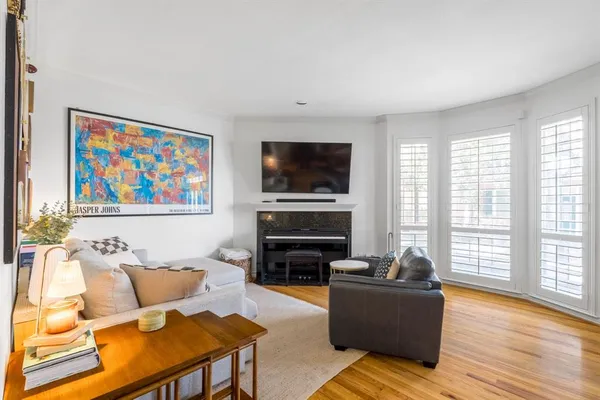 $2,600 | 3208 Cole Avenue, Unit 1111, Dallas, TX 75204