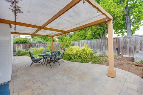 $1,199,900 | 7934 Calle Posada, Carlsbad, CA 92009