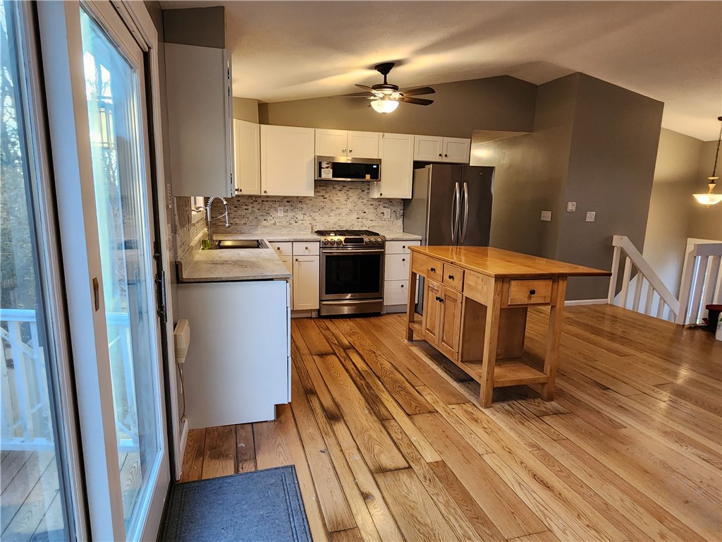 141 Pound Road Glocester, RI 02814 - Photo 4 of 20