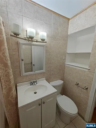 $2,500 | 180 Hillside Avenue, Unit K1, Leonia, NJ 07605