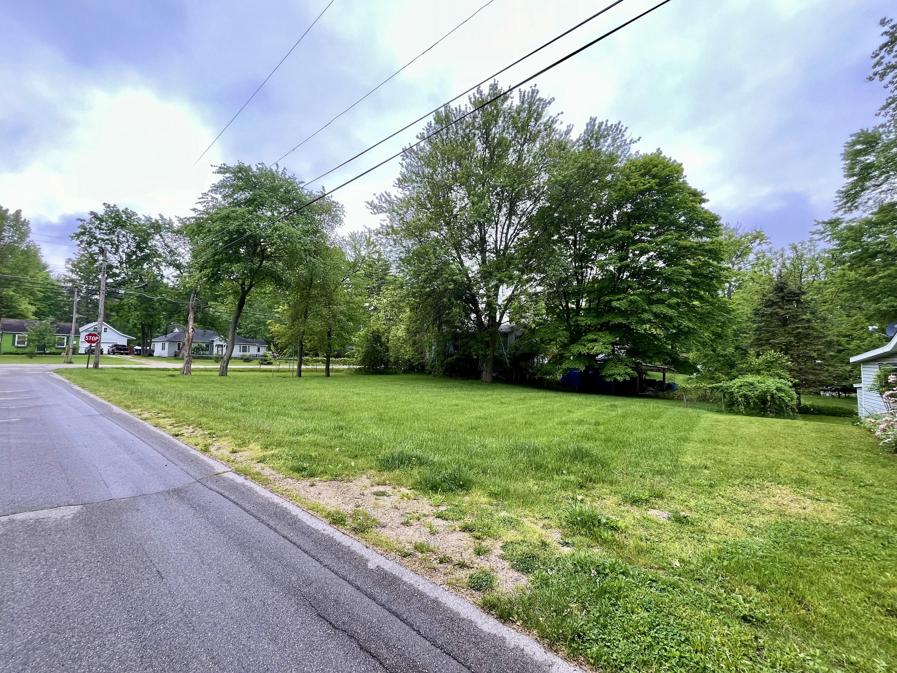 4916 Pier Road Watervliet, MI 49098 - Photo 2 of 10 IMG_1785