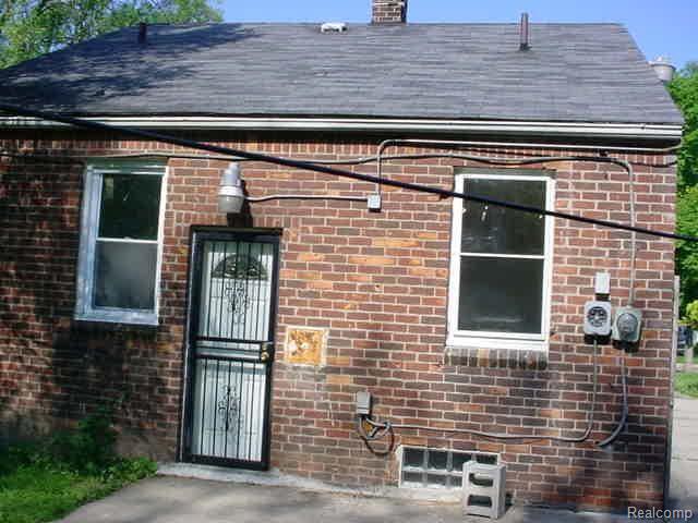 19474 Rutherford Street Detroit, MI 48235 - Photo 2 of 4 MVC-006S