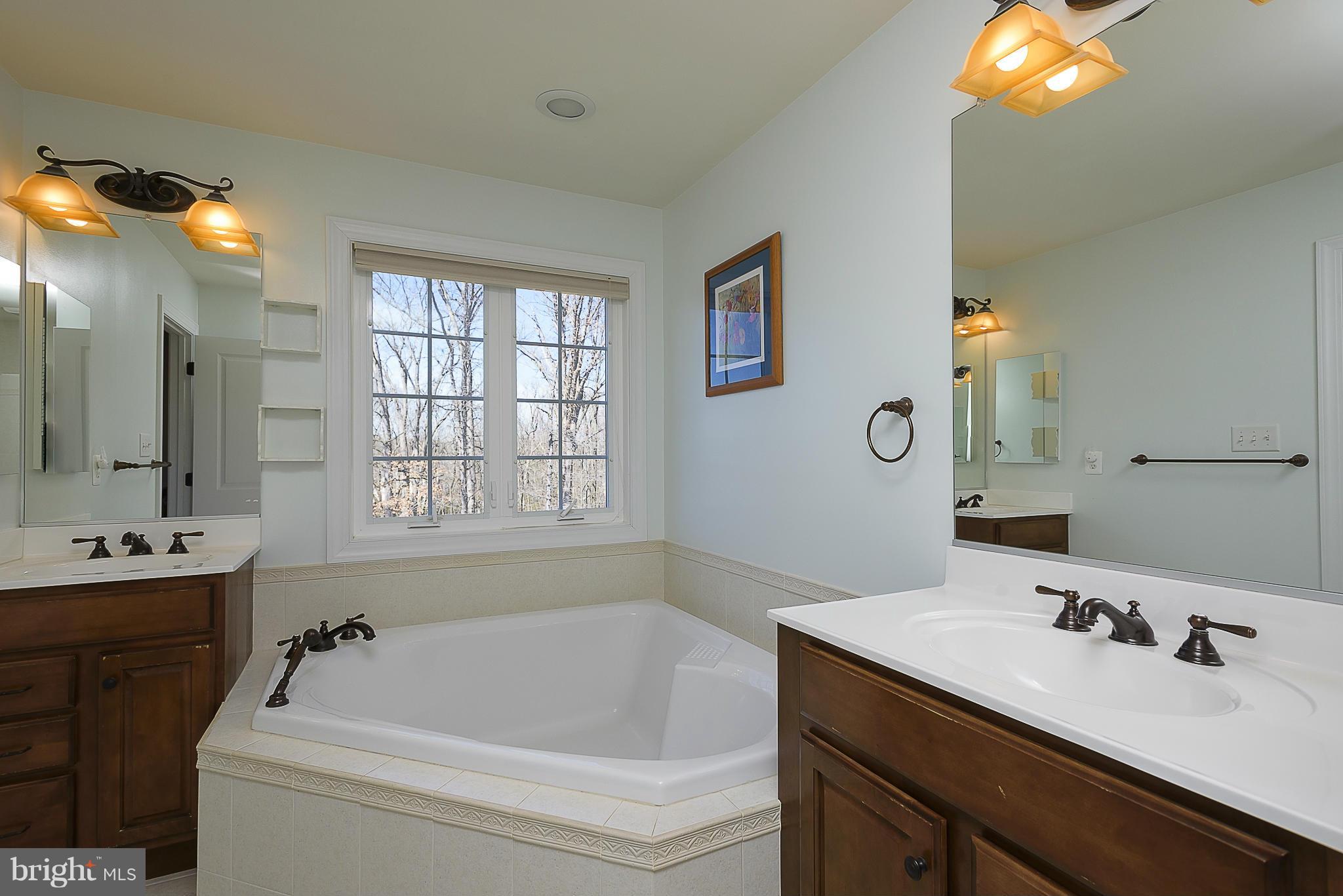 444 Neepier Road Catonsville, MD 21228 - Photo 18 of 29 Bath (Master)