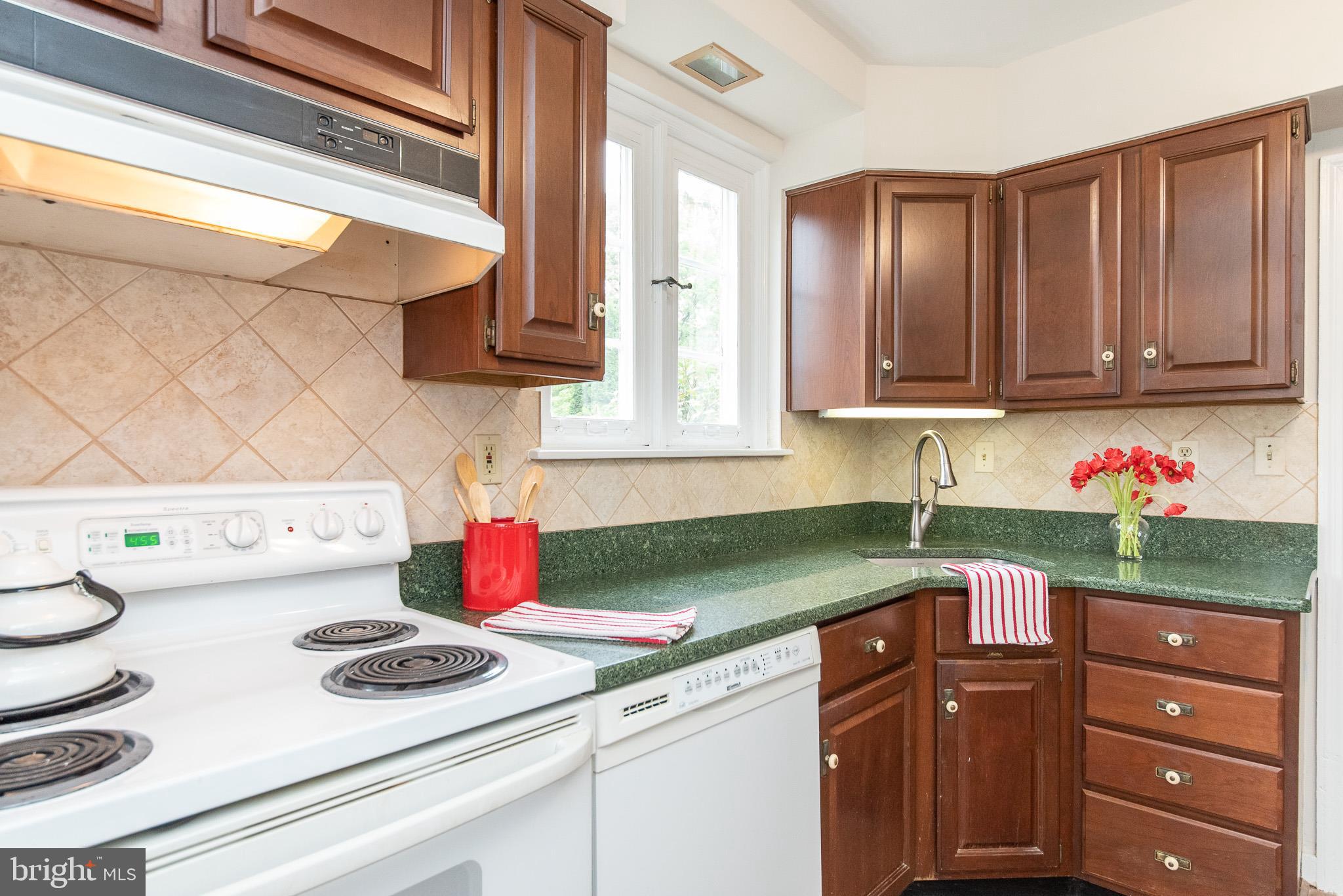 344 Broadmoor Road Baltimore, MD 21212 - Photo 12 of 44 Kitchen