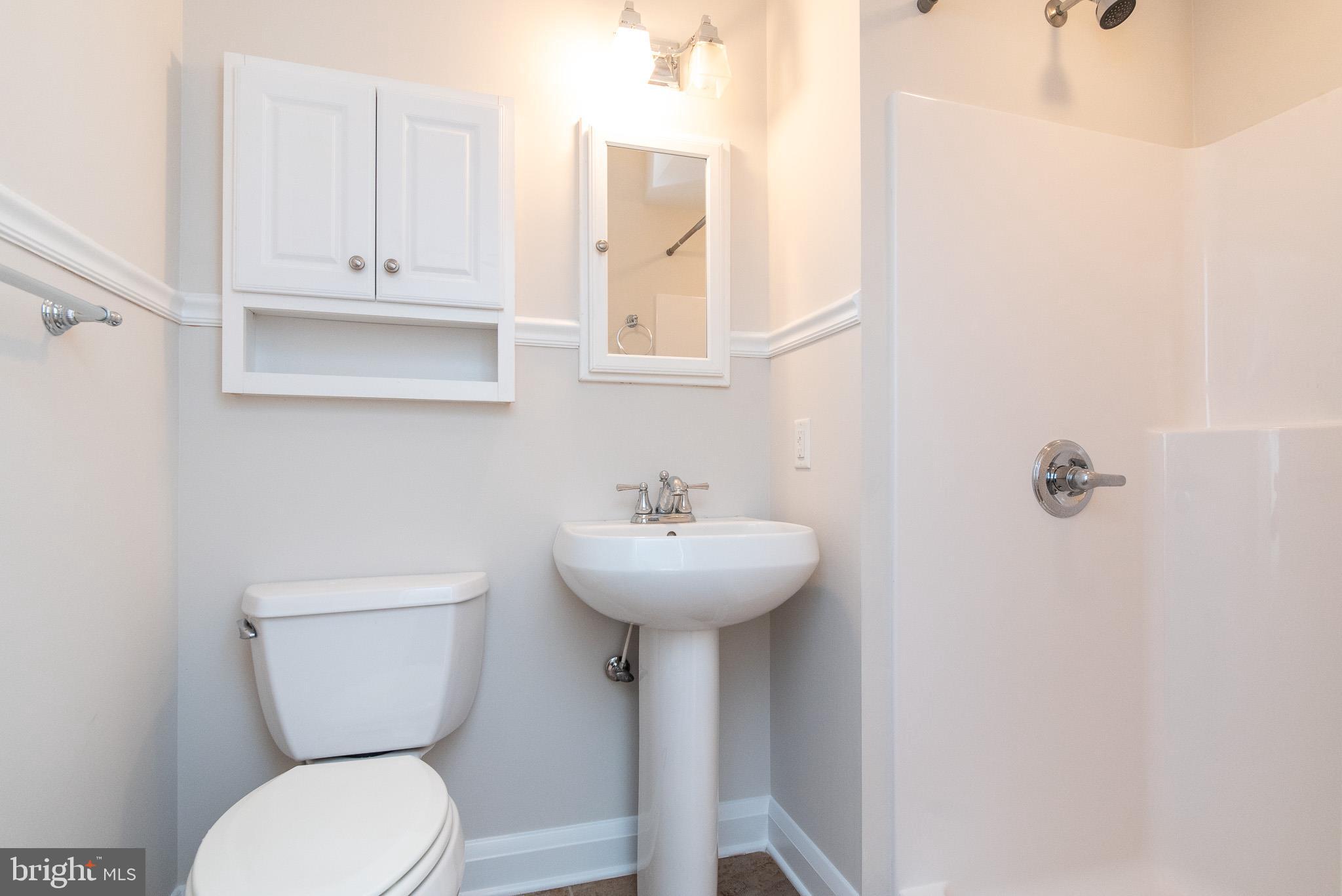 344 Broadmoor Road Baltimore, MD 21212 - Photo 16 of 44 First Floor Full Bathroom