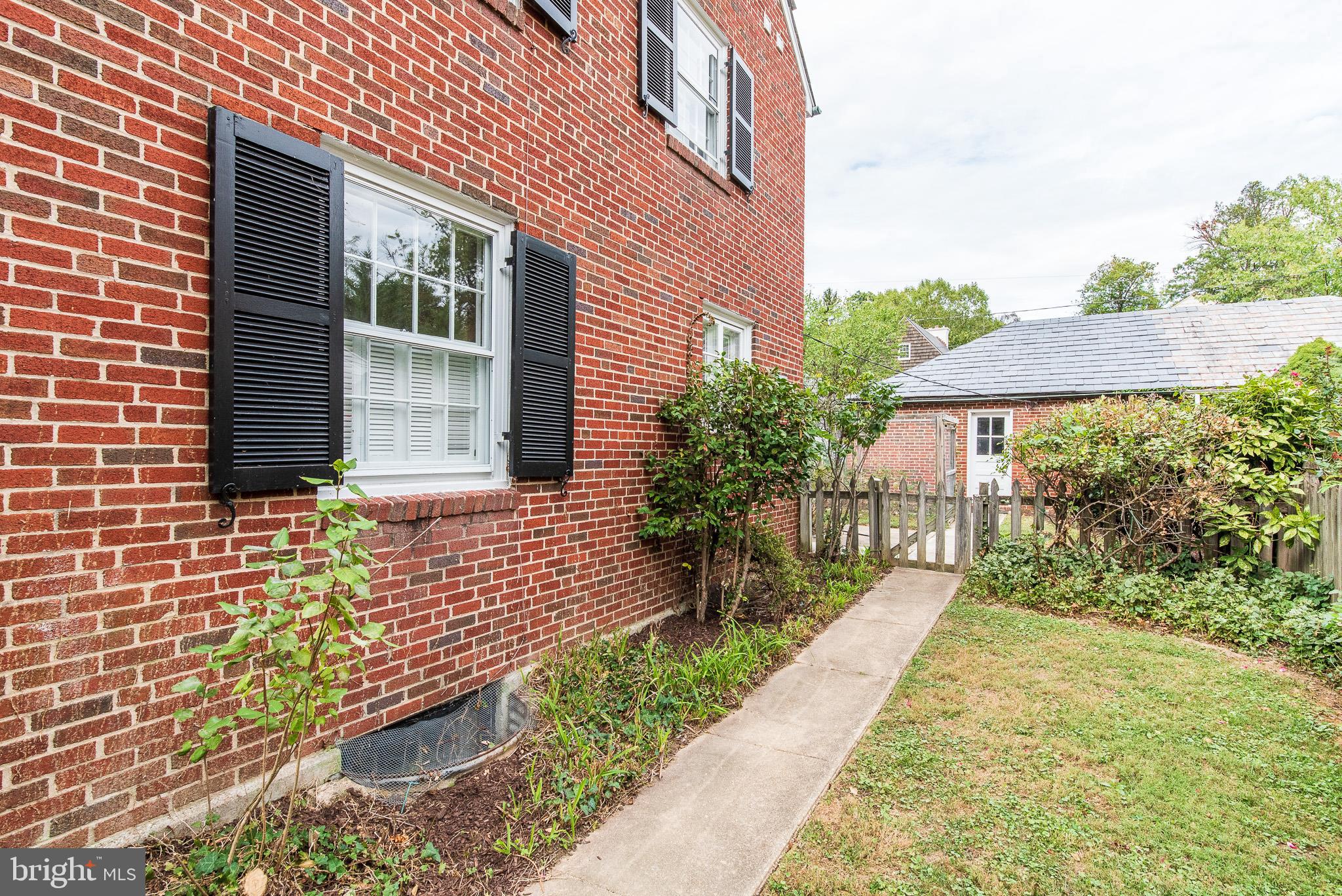 344 Broadmoor Road Baltimore, MD 21212 - Photo 37 of 44 Side of Home