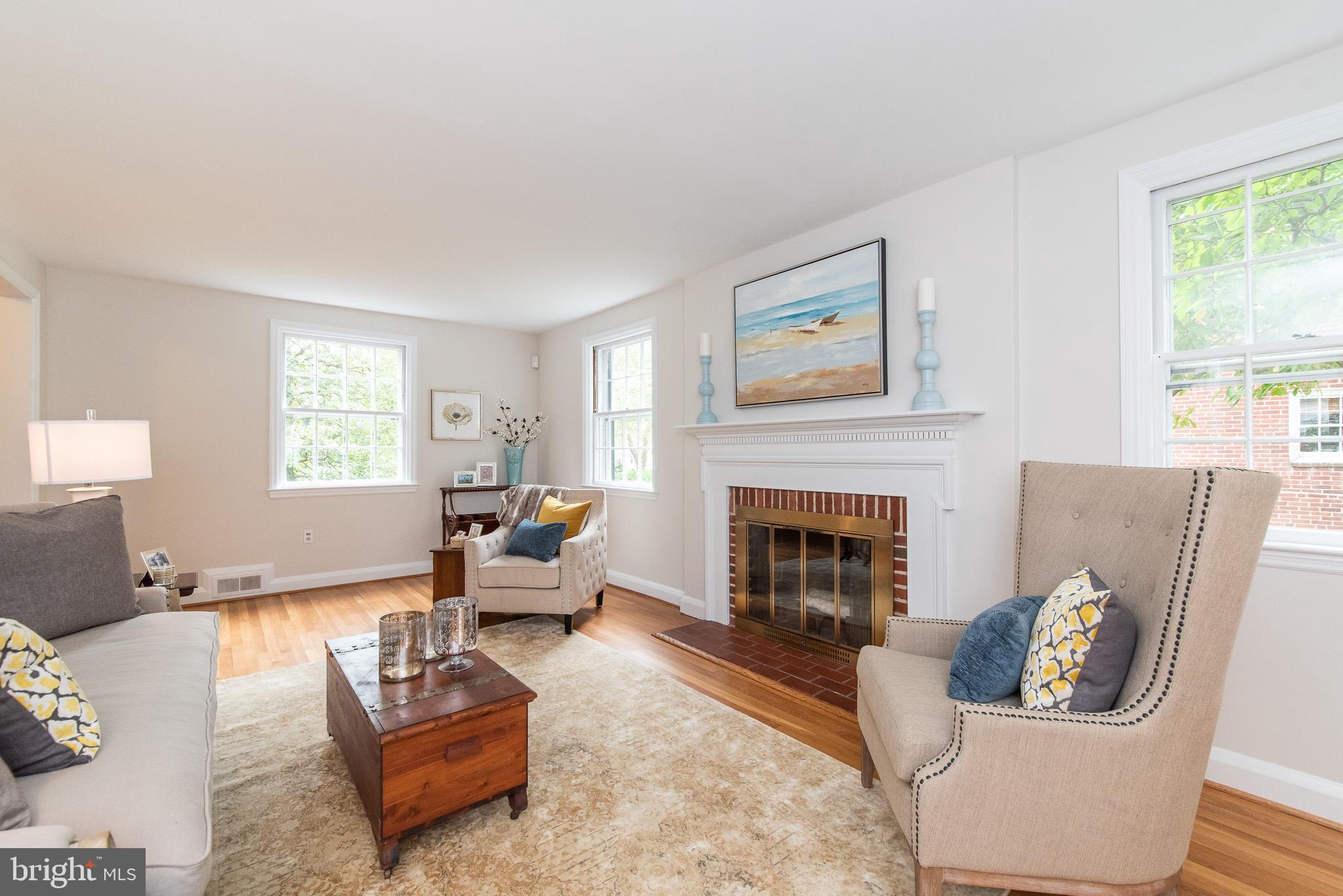 344 Broadmoor Road Baltimore, MD 21212 - Photo 5 of 44 Living Room w/Wood Burning Fireplace