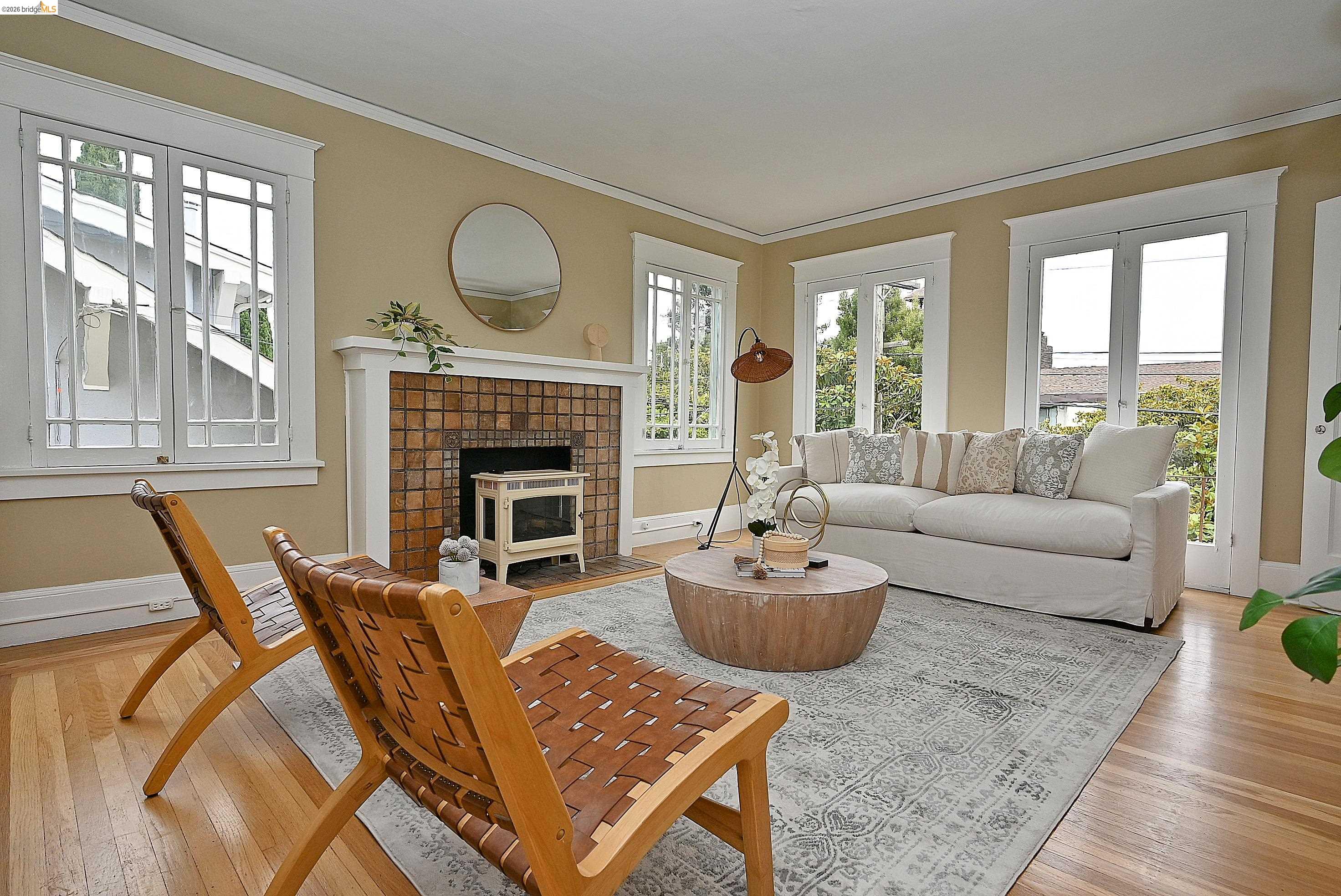1301 Bonita Avenue, Unit 3 Berkeley, CA 94709 - Photo 11 of 48 Living room