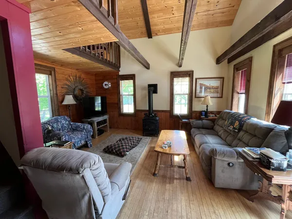 $800,000 | 5861 Highway 71 Northeast, Willmar, MN 56201