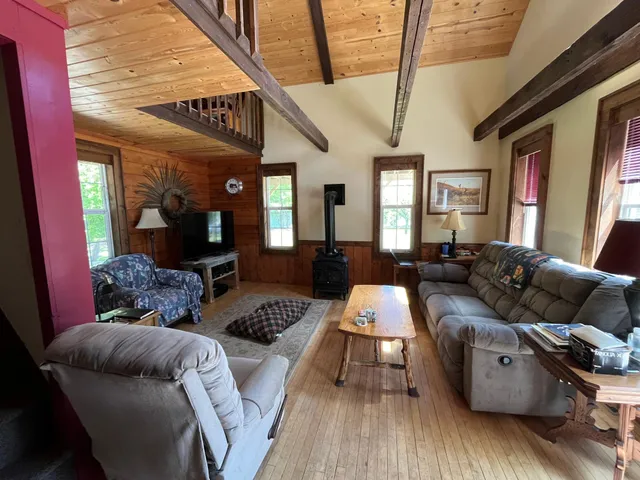 $800,000 | 5861 Highway 71 Northeast, Willmar, MN 56201