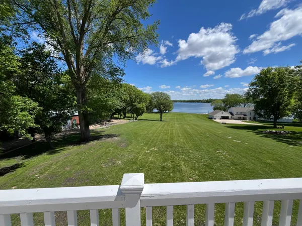 $800,000 | 5861 Highway 71 Northeast, Willmar, MN 56201