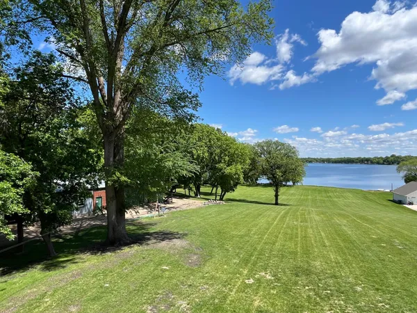 $800,000 | 5861 Highway 71 Northeast, Willmar, MN 56201