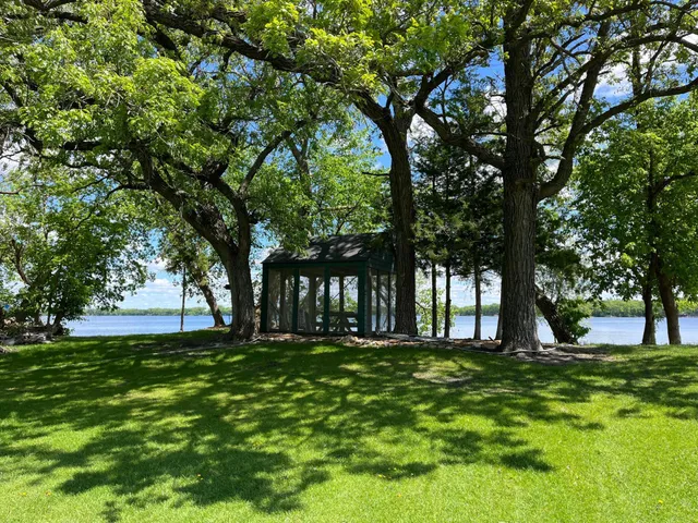 $800,000 | 5861 Highway 71 Northeast, Willmar, MN 56201