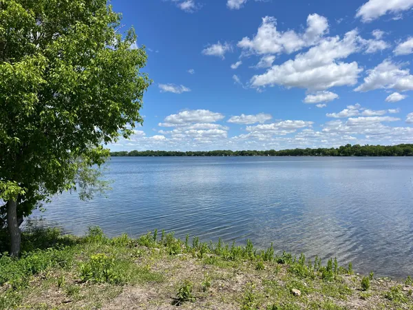 $800,000 | 5861 Highway 71 Northeast, Willmar, MN 56201