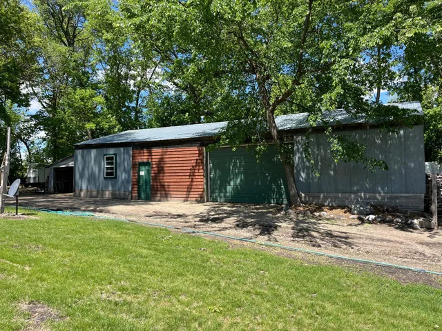 $800,000 | 5861 Highway 71 Northeast, Willmar, MN 56201