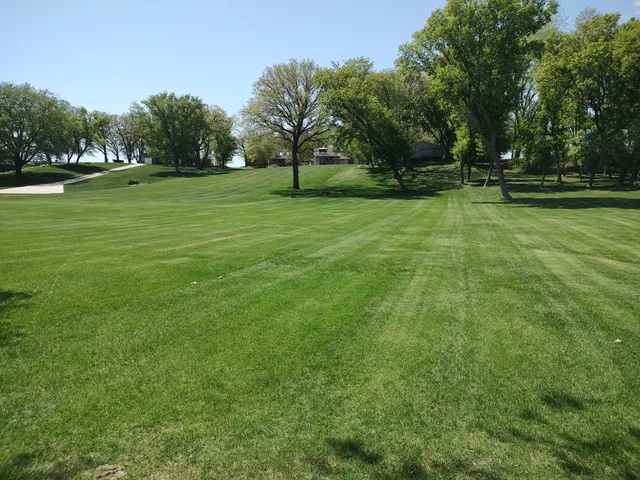 $800,000 | 5861 Highway 71 Northeast, Willmar, MN 56201