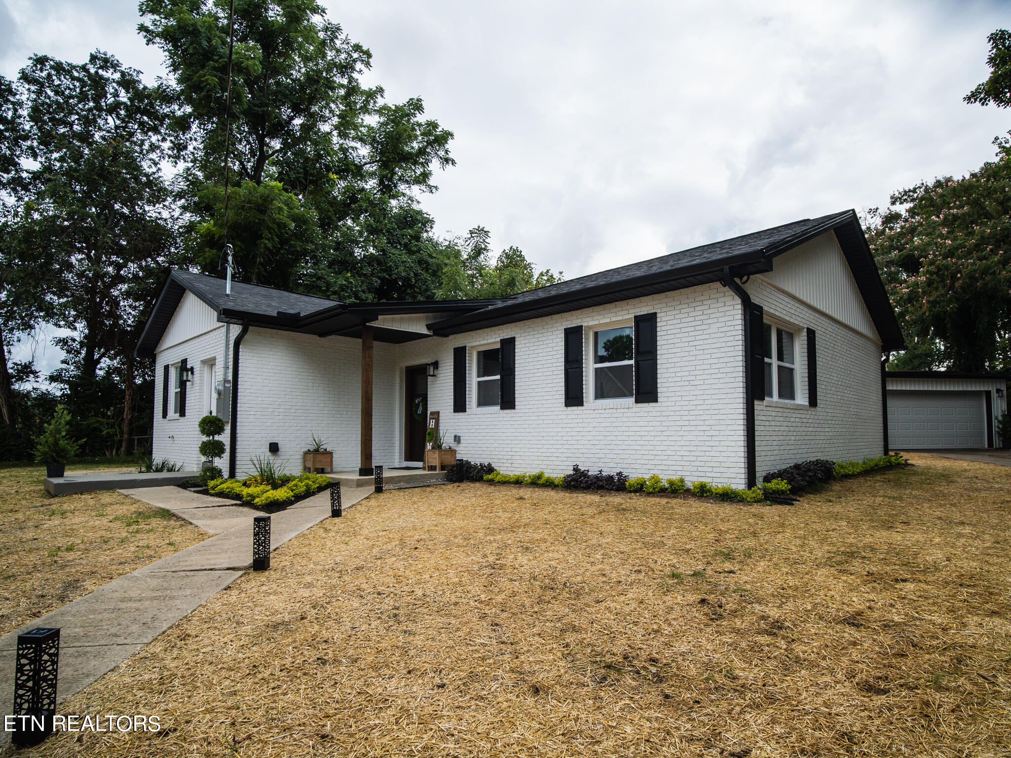 142 South Purdue Avenue Oak Ridge, TN 37830 - Photo 1 of 50 142 S Purdue Ave