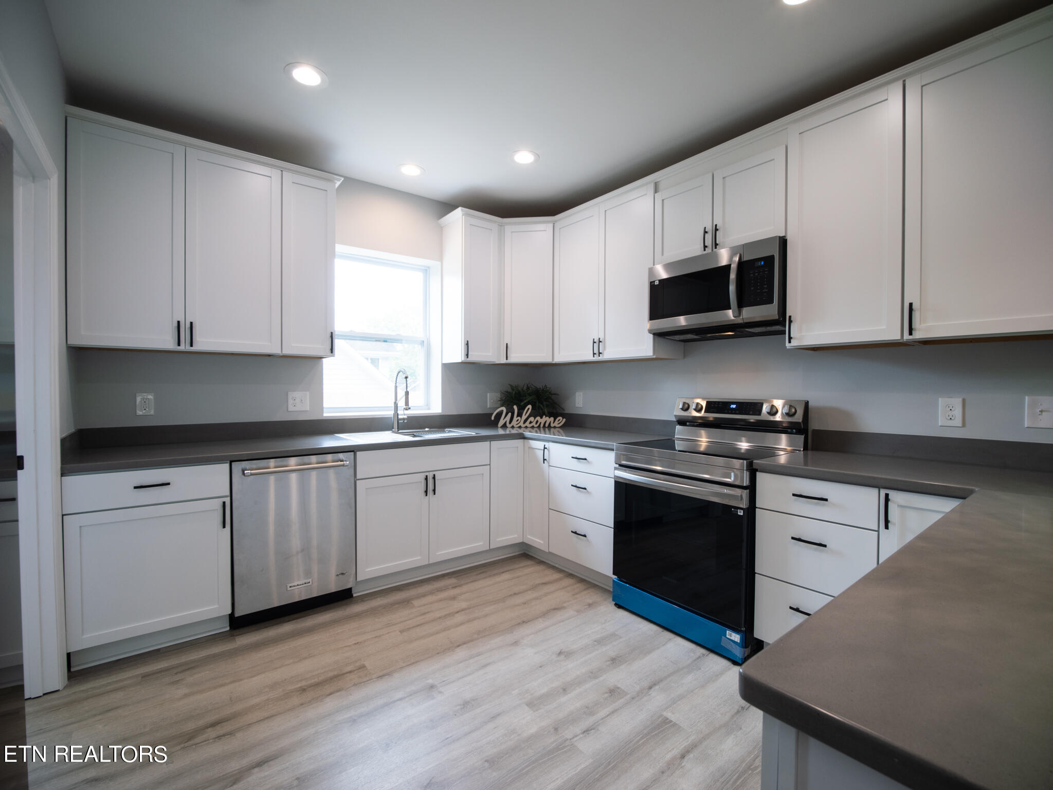 142 South Purdue Avenue Oak Ridge, TN 37830 - Photo 11 of 50 Kitchen