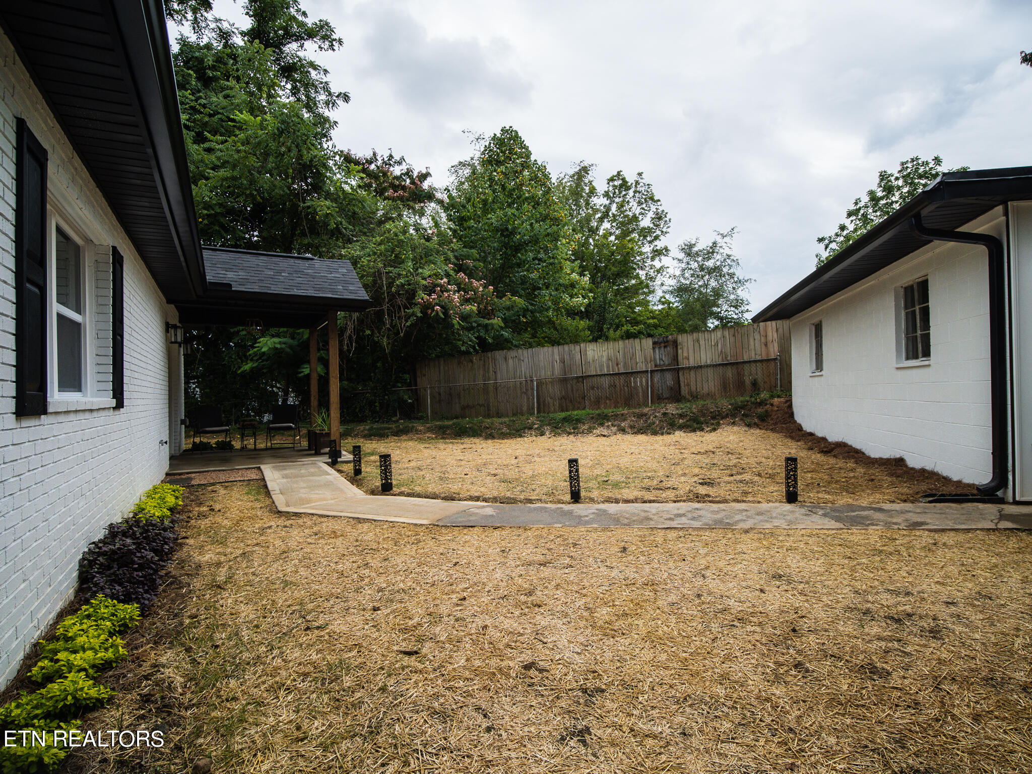 142 South Purdue Avenue Oak Ridge, TN 37830 - Photo 45 of 50 Walk way from house to detached garage