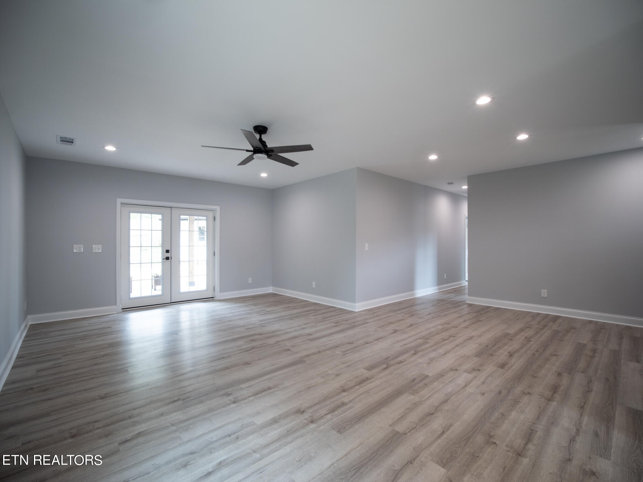 142 South Purdue Avenue Oak Ridge, TN 37830 - Photo 6 of 50 Living / Dining Combo