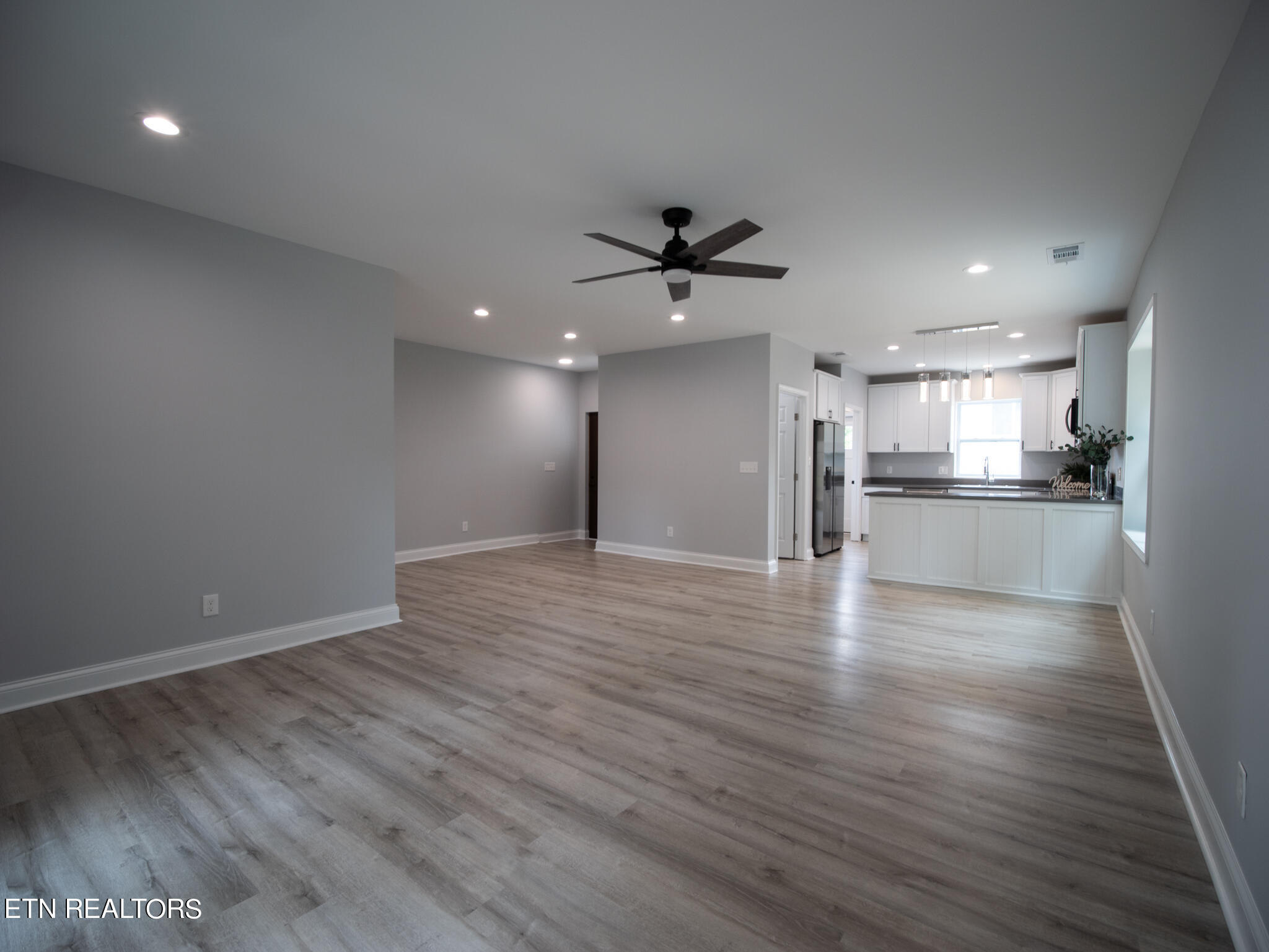 142 South Purdue Avenue Oak Ridge, TN 37830 - Photo 10 of 50 Living / Dining Combo