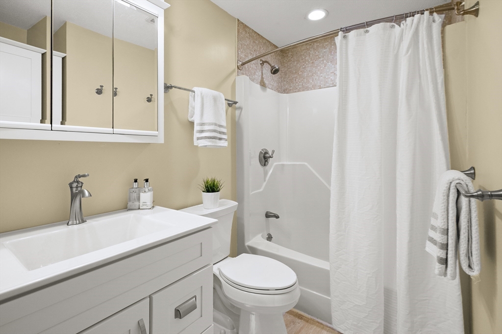 13 Mills Point, Unit 13 Middleton, MA 01949 - Photo 18 of 42