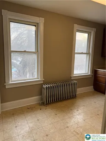 $2,000 | 170 North Whitfield Street, Unit 2, Nazareth, PA 18064