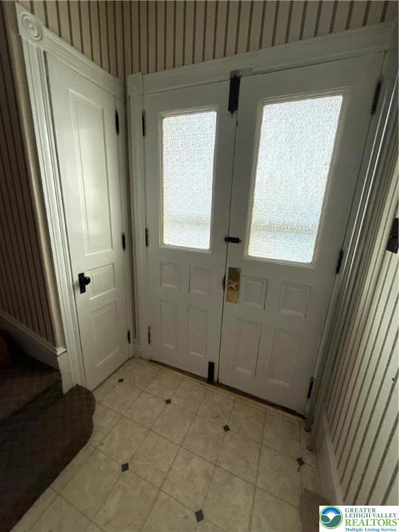 170 North Whitfield Street, Unit 2 Nazareth, PA 18064 - Photo 10 of 12 a view of an empty room