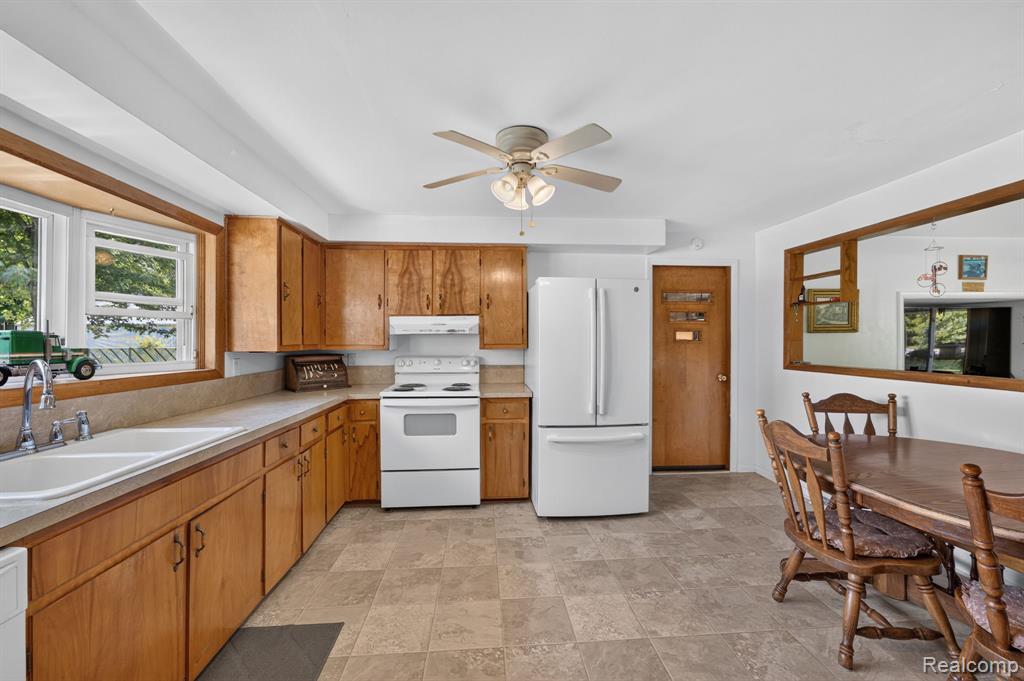 5233 Torrey Road Flint, MI 48507 - Photo 14 of 45