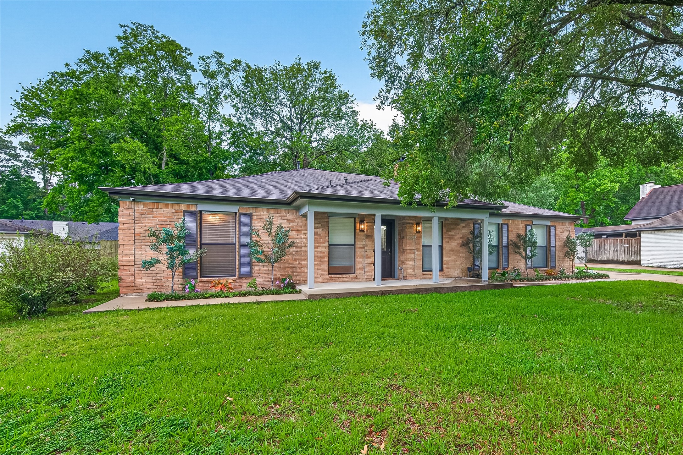 548 Brandon Road Conroe, TX 77302 - Photo 37 of 37 Beautifully maintained FULLY FURNISHED 4 bedroom/3 bath home offers modern updates, abundant natural light and an open concept floorplan