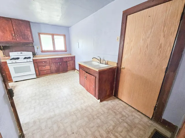 $55,000 | 249 Hollett Street, Tracy, MN 56175