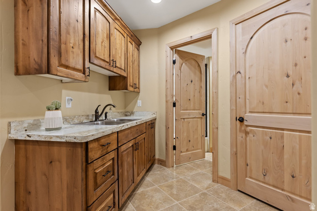98 Bridge Road Rockville, UT 84763 - Photo 41 of 75 Lower Level – Wet Bar Area