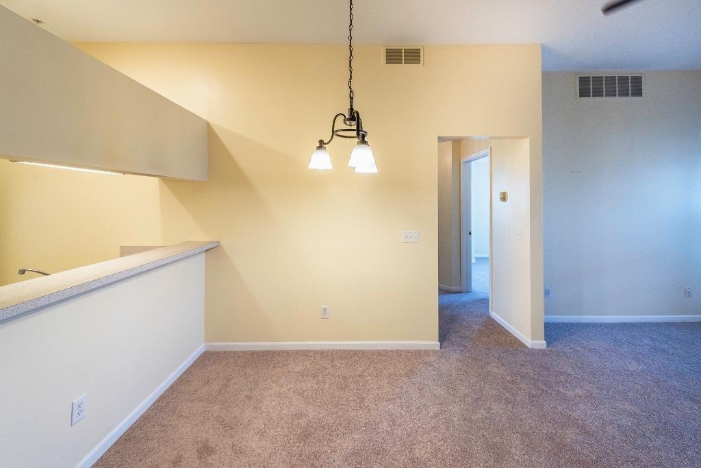 1236 Joyce Lane, Unit 27 Ann Arbor, MI 48103 - Photo 5 of 22 06ae4dae-a03f-47a8-b377-98e1ac2fff4d