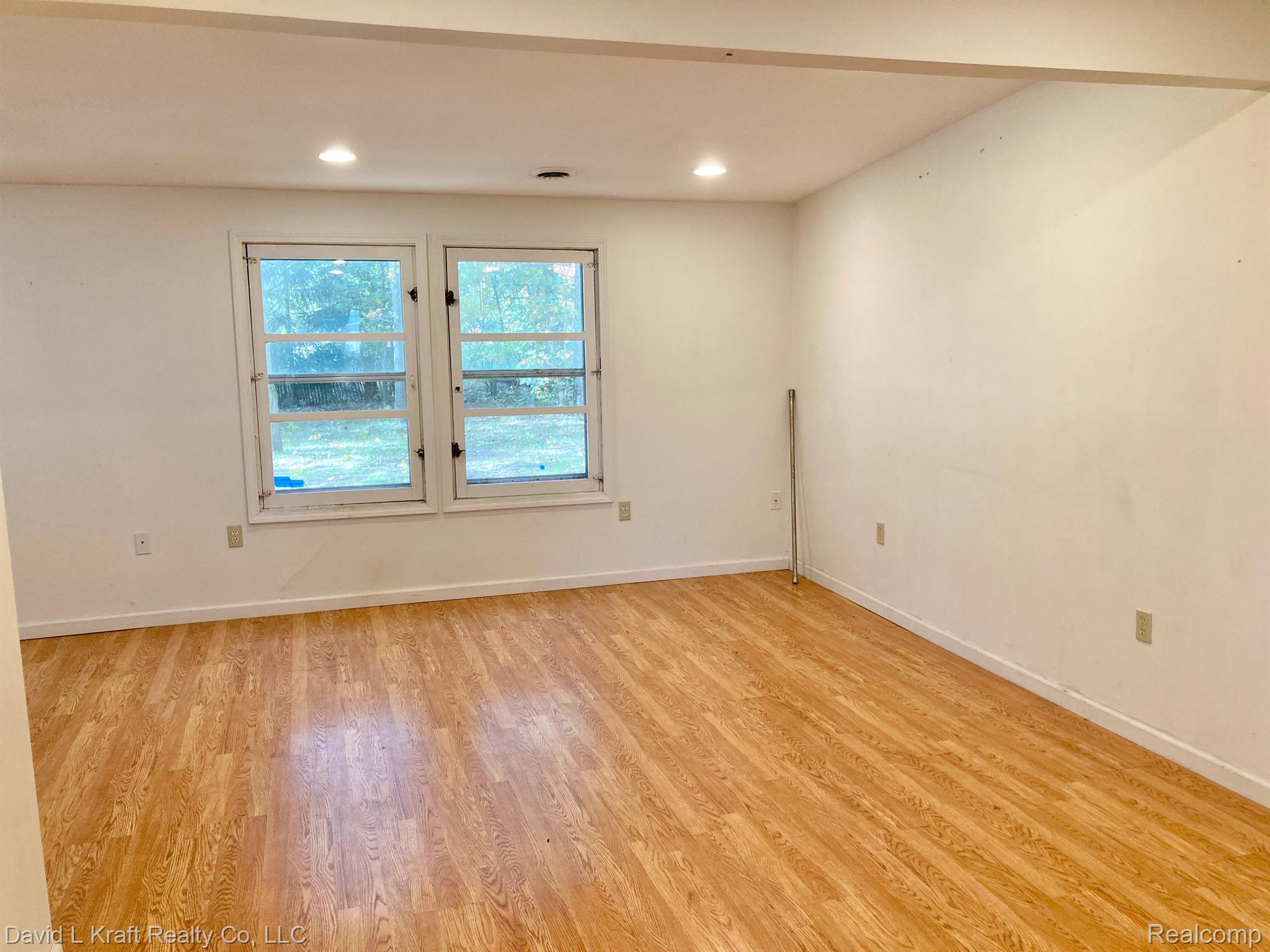 2575 Weaver Road Port Austin, MI 48467 - Photo 4 of 9 Gallery Image 4