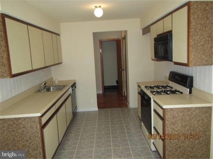 11114 Greiner Road Philadelphia, PA 19116 - Photo 9 of 25 Kitchen