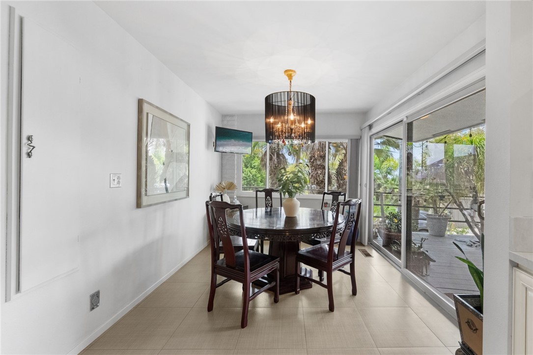 1773 Ivy Road Oceanside, CA 92054 - Photo 26 of 53 Dining Room/Breakfast room