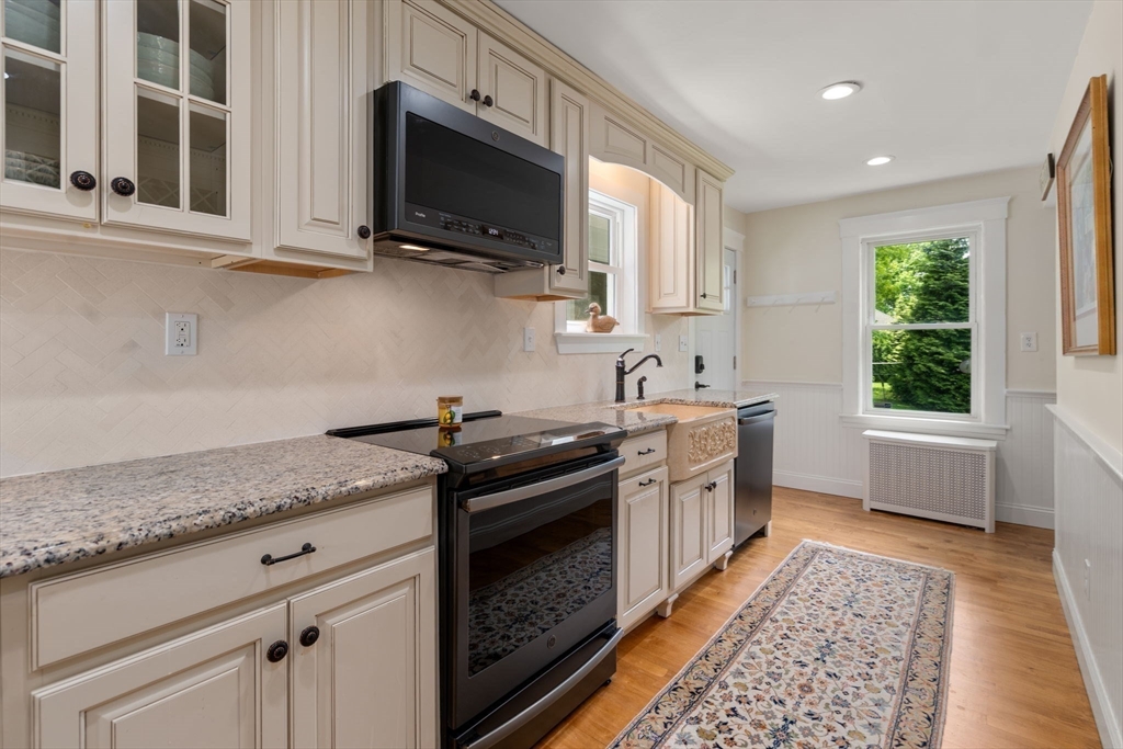 107 Winter Hill Road Holden, MA 01520 - Photo 9 of 34