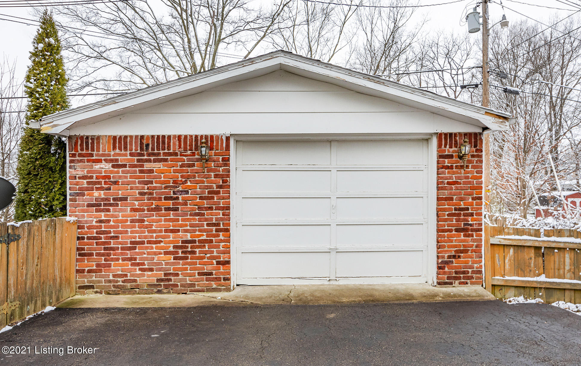 122 Blue Ridge Road Louisville, KY 40223 - Photo 56 of 74 Electric Opener, Asphalt Driveway