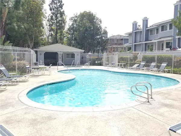 $3,950 | 19121 Queensport Lane, Unit A, Huntington Beach, CA 92646