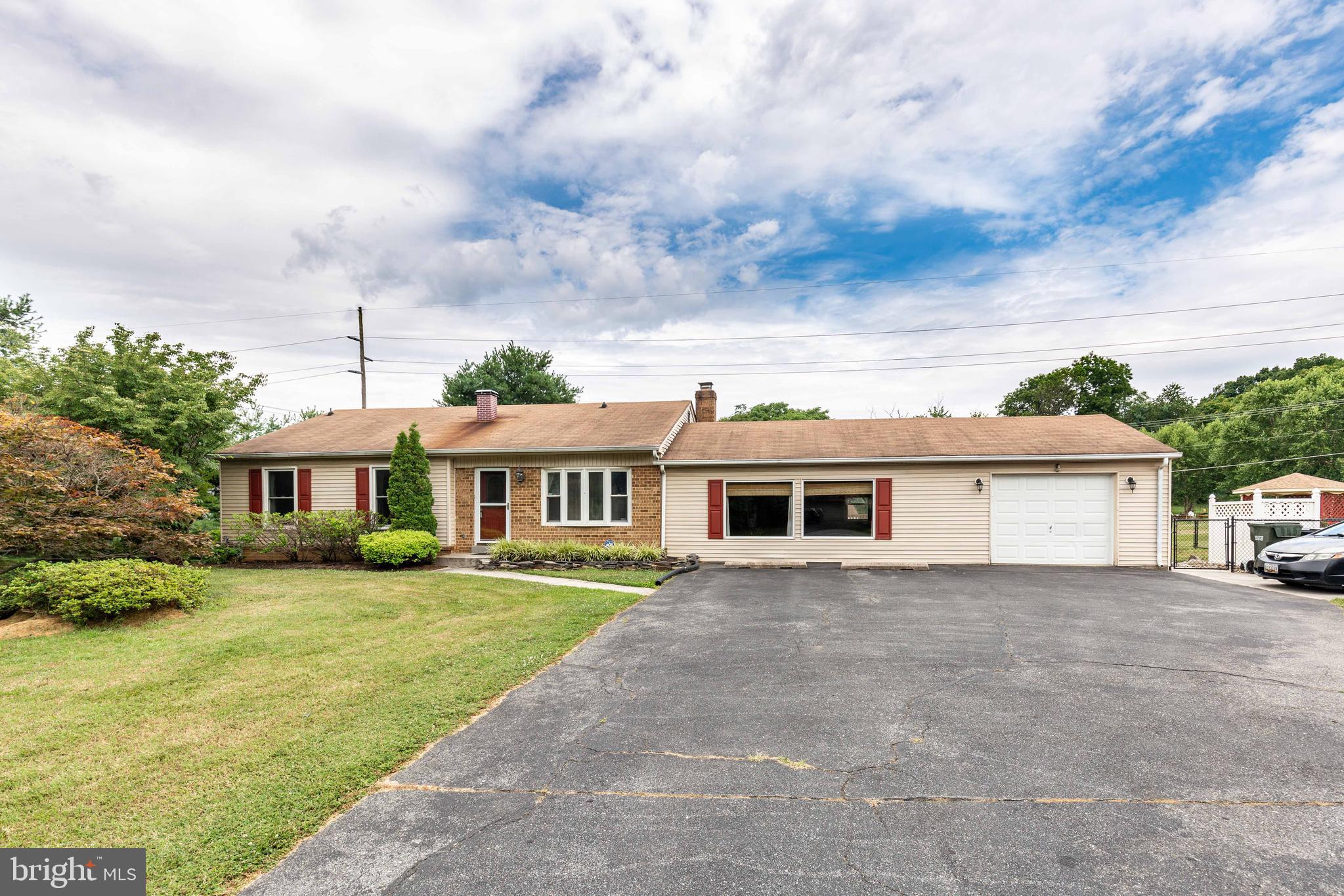 5698 Linton Rd - front view