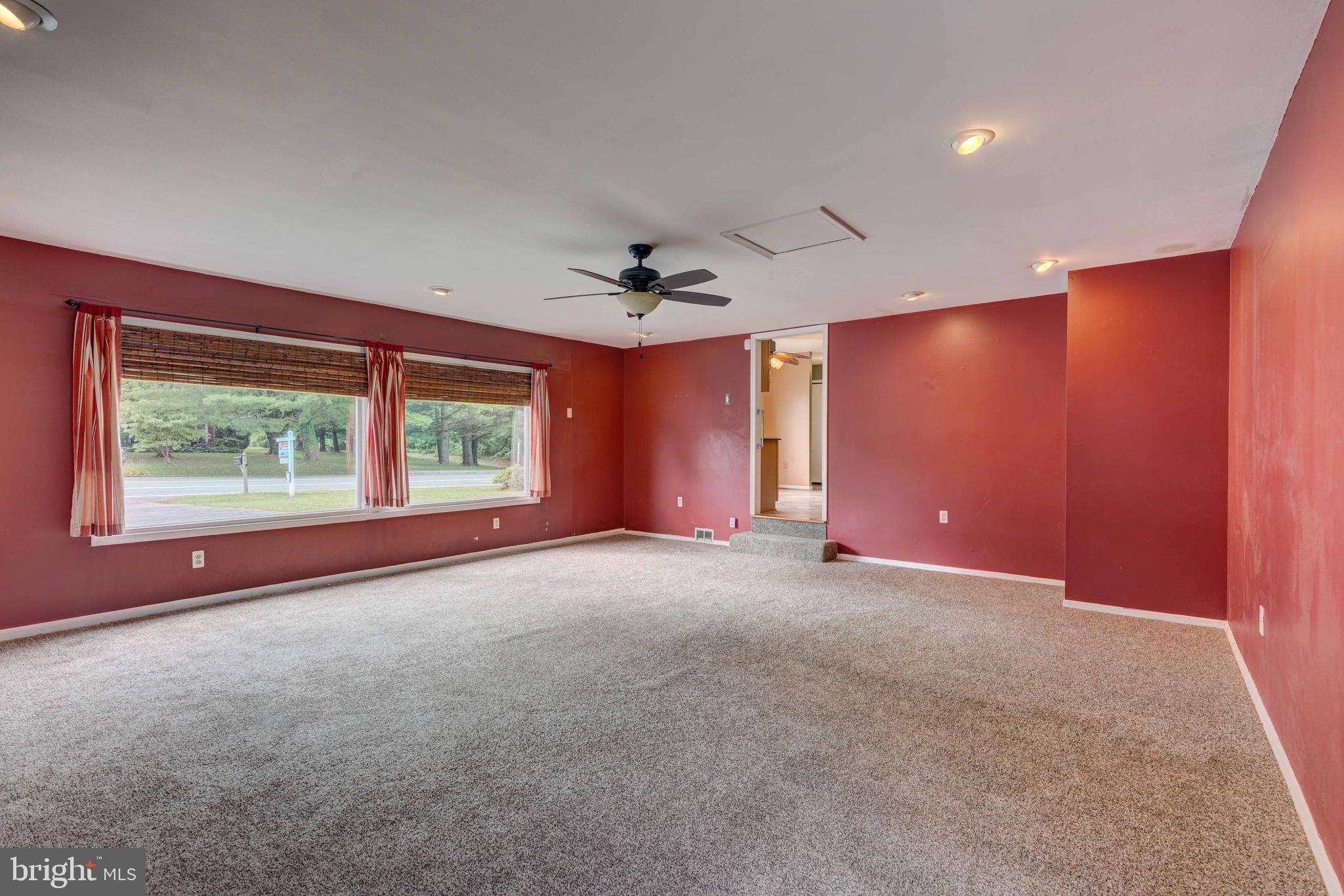 5698 Linton Road Sykesville, MD 21784 - Photo 16 of 42 Family Rm has ceiling fan