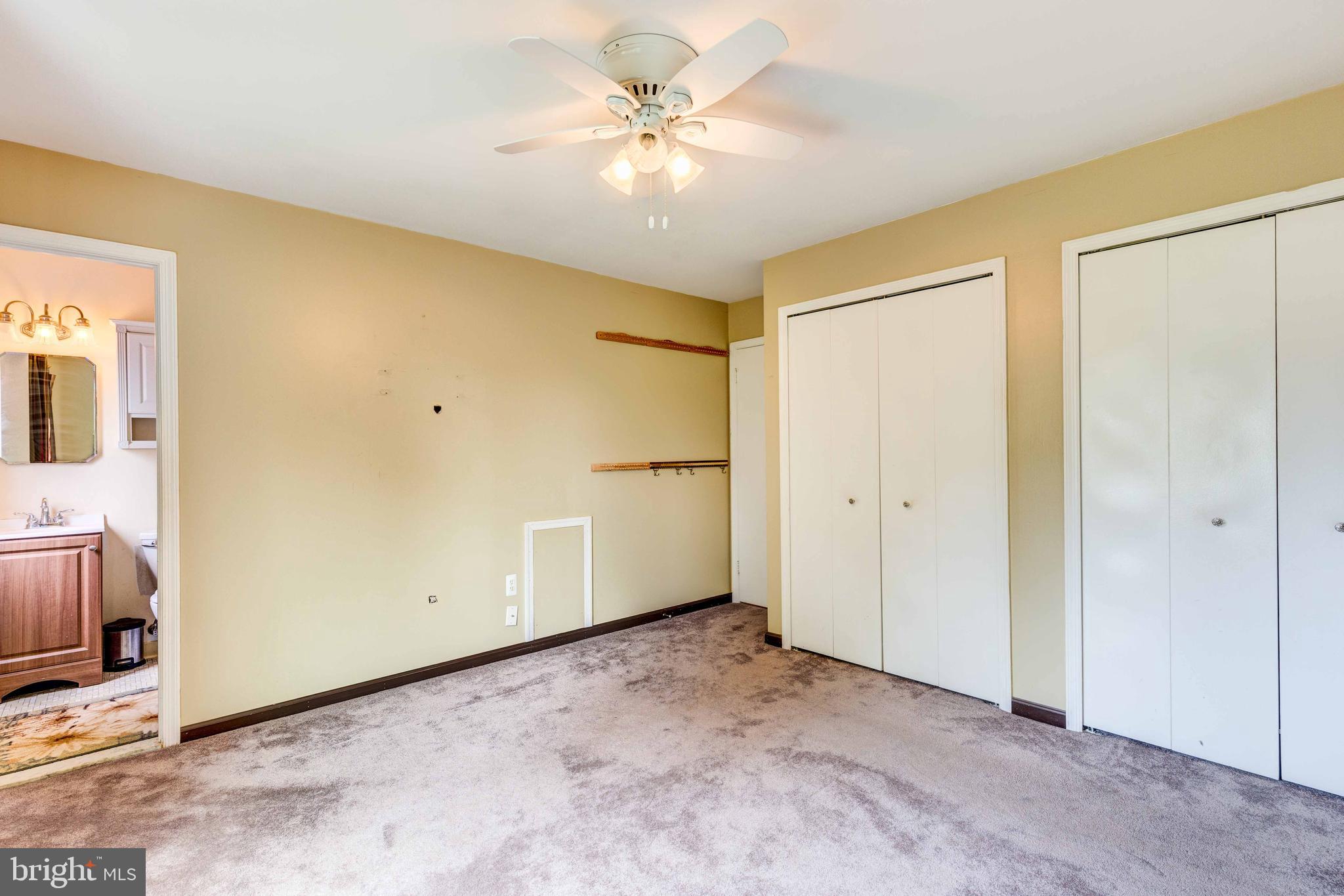 5698 Linton Road Sykesville, MD 21784 - Photo 19 of 42 Master BR looking into Master Bath