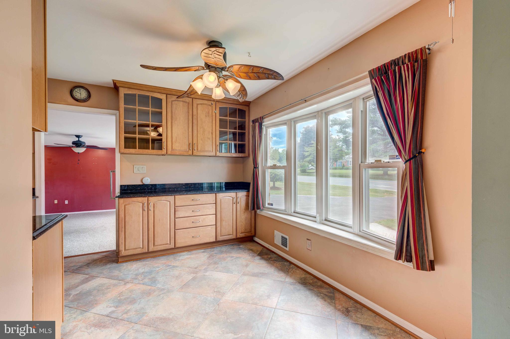 Updated Kitchen w/ceiling fan