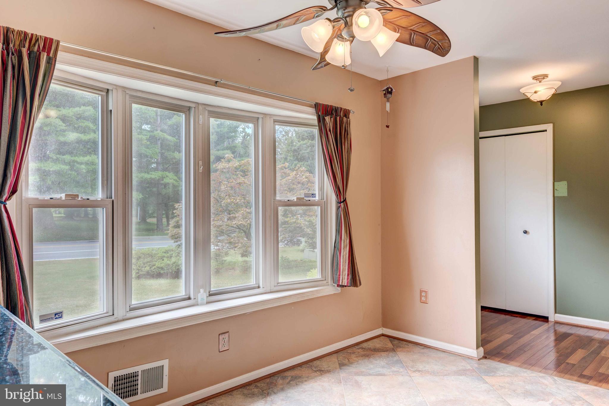 Kitchen table area