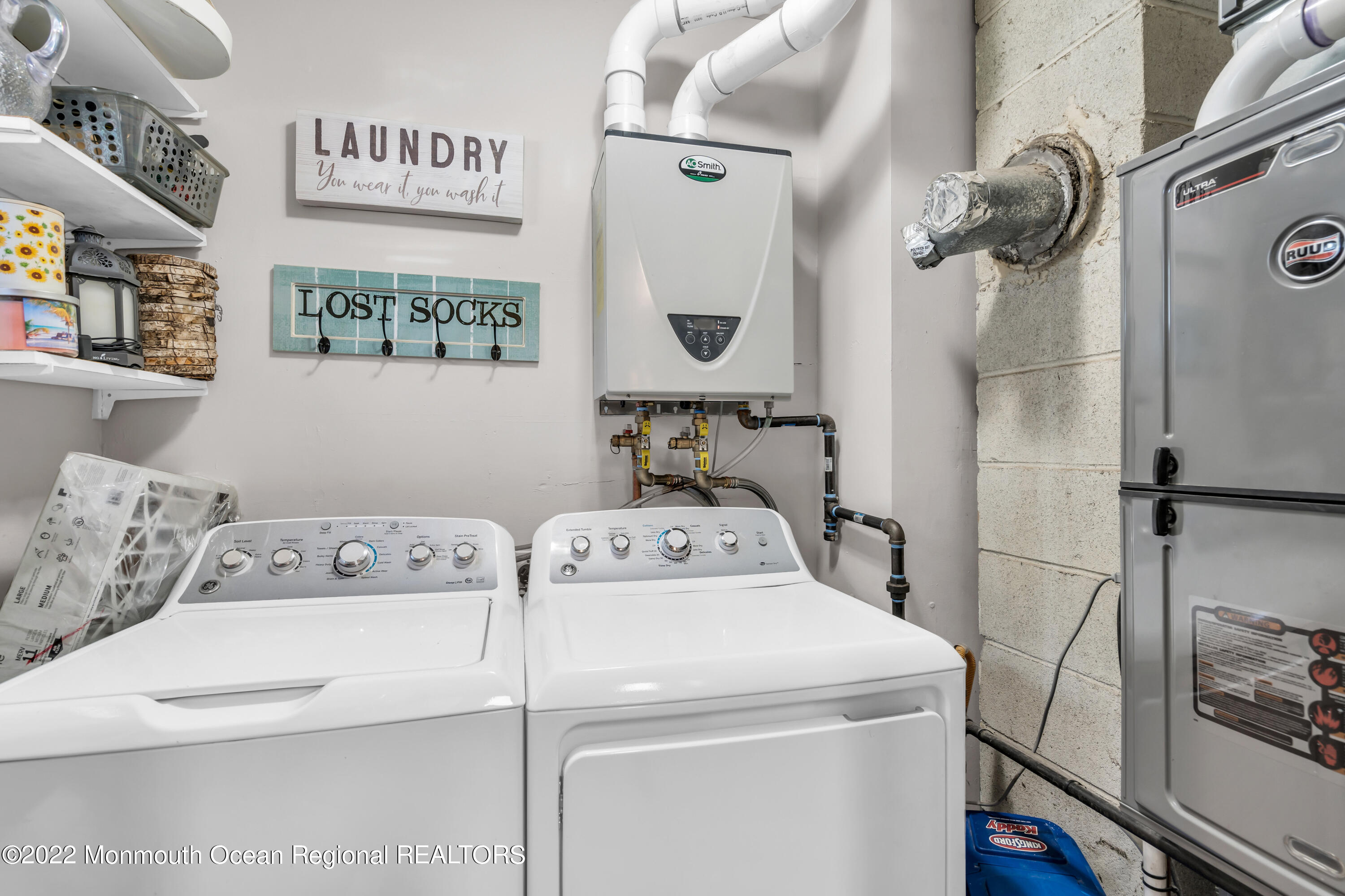 19 Lark Lane Brick, NJ 08724 - Photo 21 of 72 a utility room with dryer and washer
